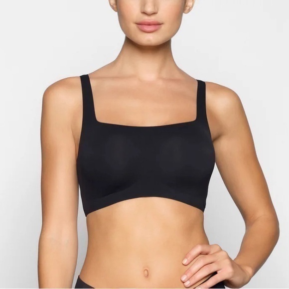 Skims Naked Scoop Bra - Picture 1 of 7